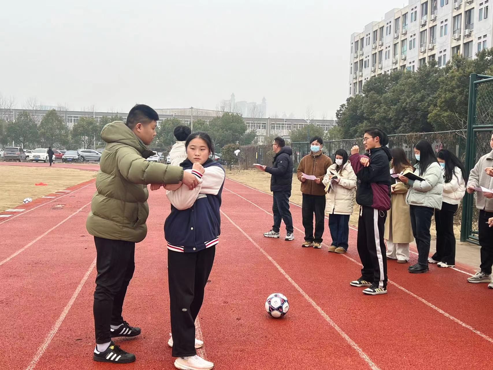 身体力行，聚焦体育课堂｜合肥高科经济技工学校美育组举办体育公开课教研活动