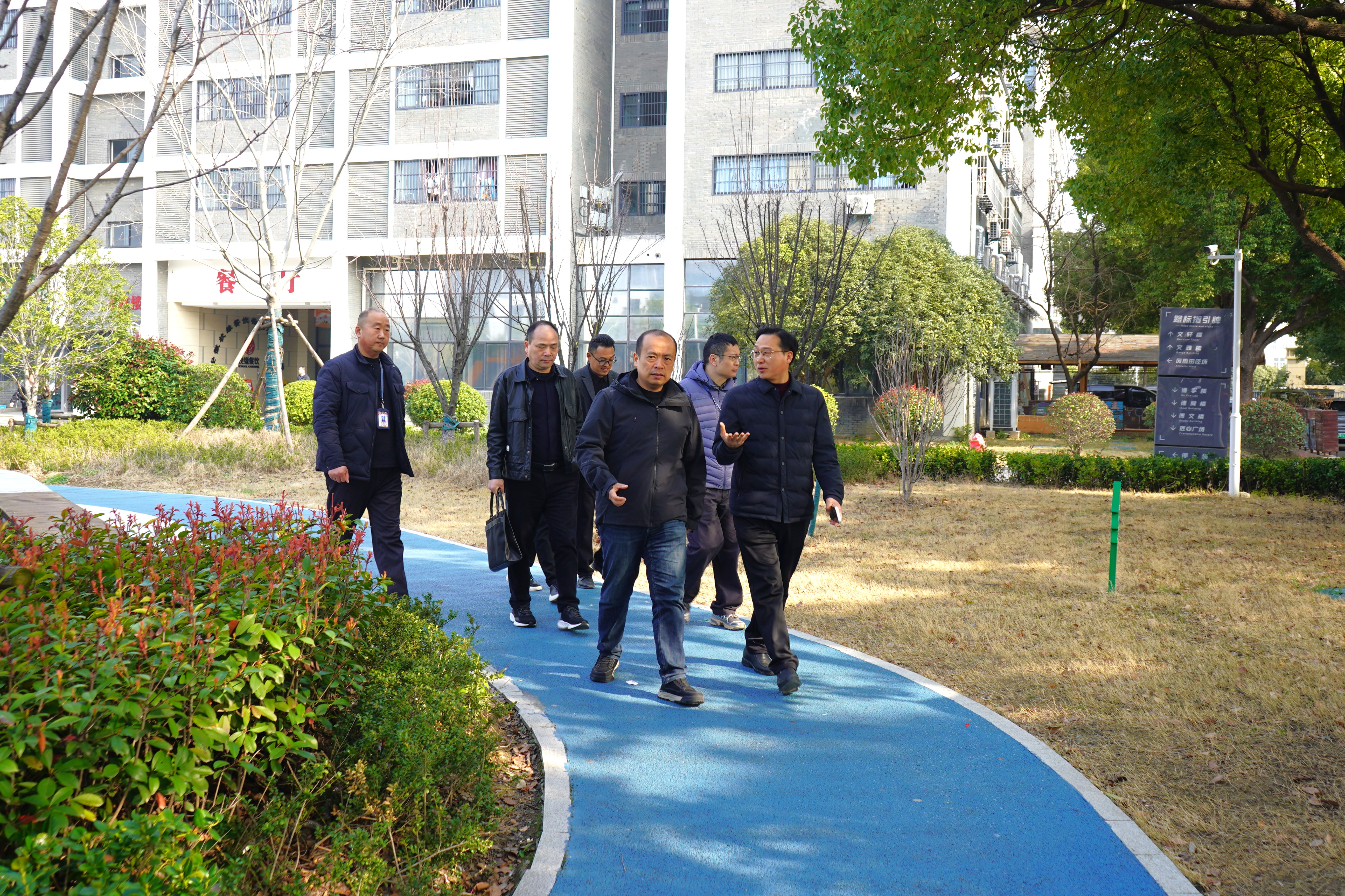 深耕 “985” 安全体系 筑牢校园平安防线｜市、区两级领导相继莅临我校开展开学安全检查